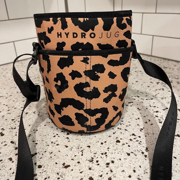 Hydro Jug Savannah Leopard Pro Sleeve - Picture 1 of 2